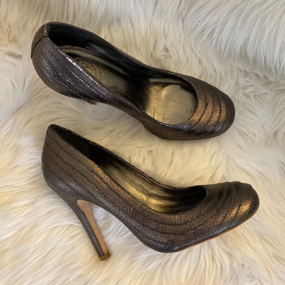 tory burch metallic pumps